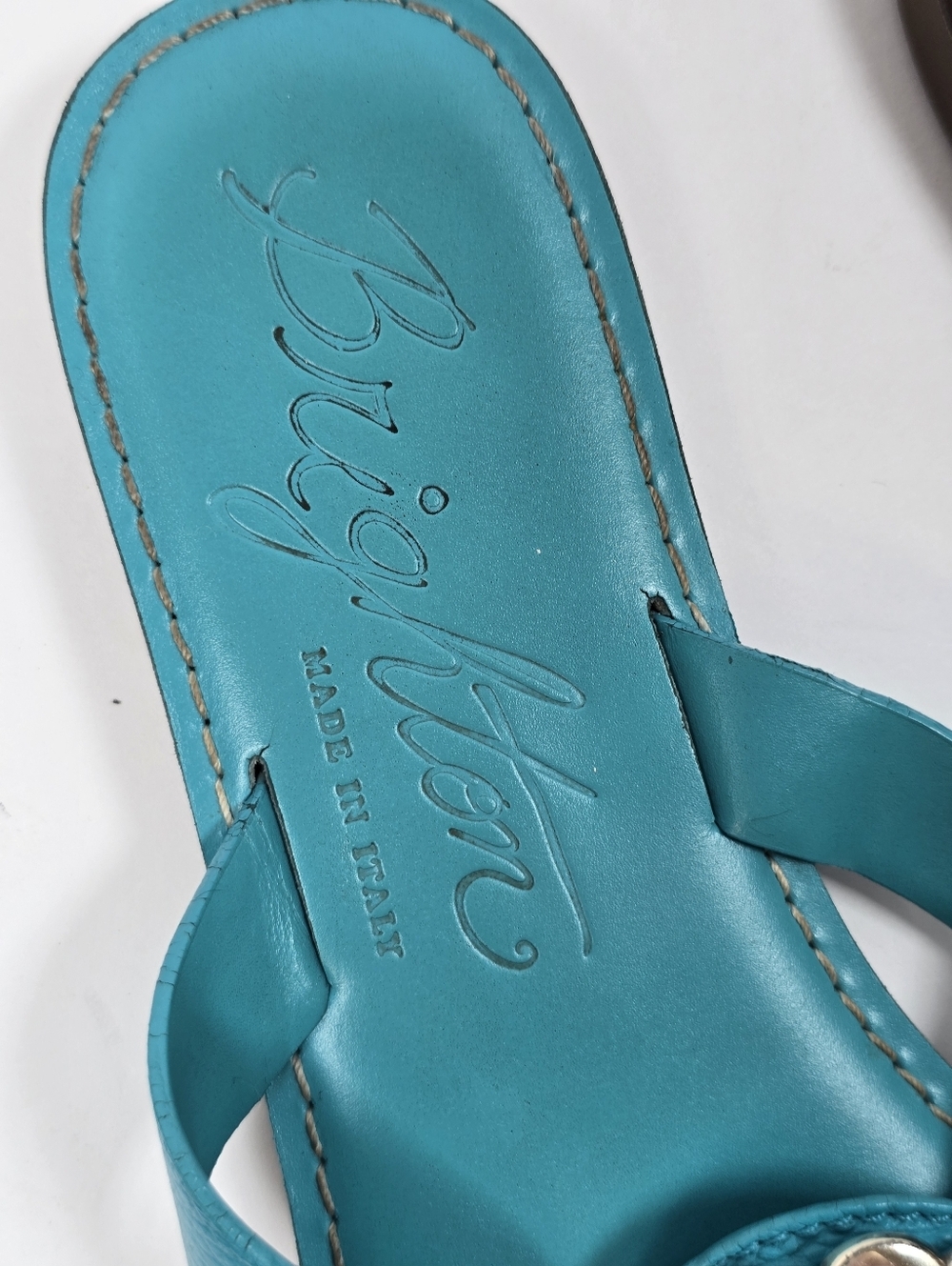 Brighton Alice Ferrara Turquoise Blue Leather Silver Medallion Thong Sandals Sz9 - Picture 5 of 9
